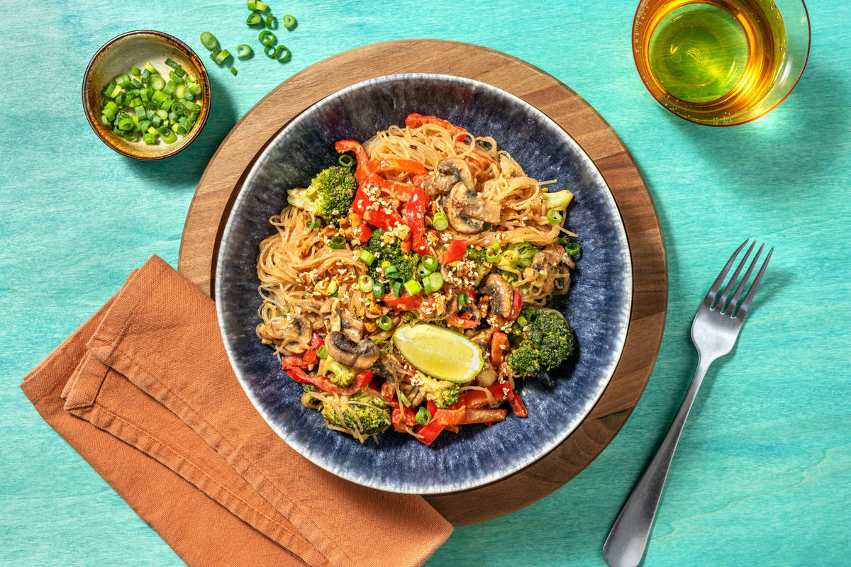 Chilinudeln in Miso-Erdnuss-Soße mit Brokkoli