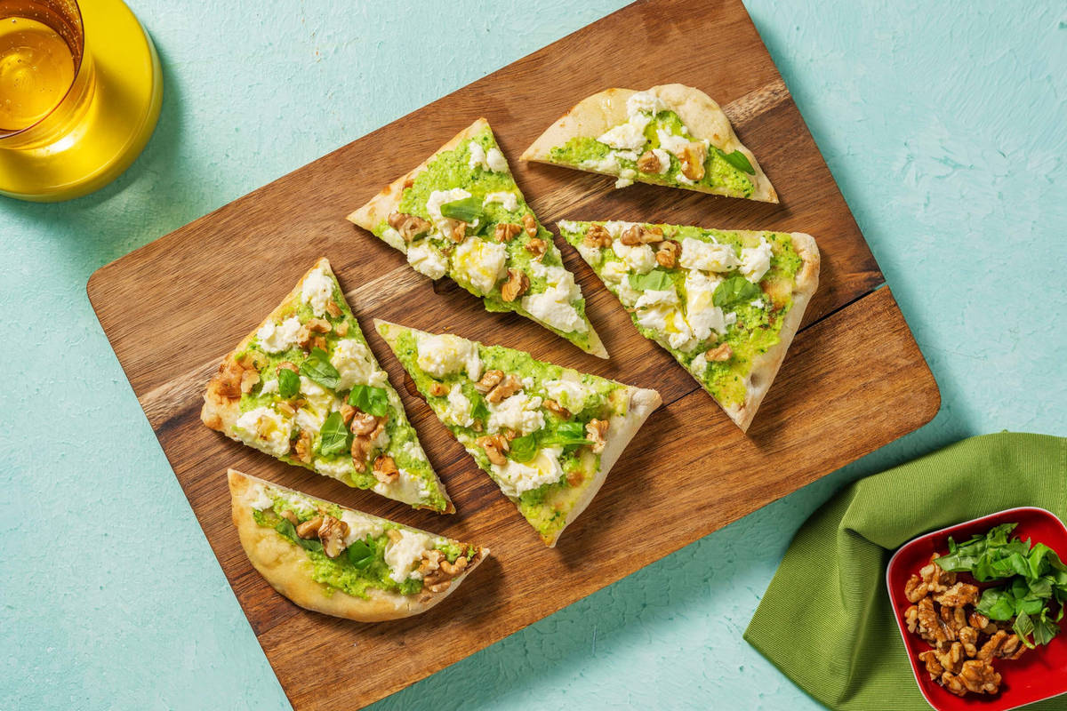 Pinsa al pesto di edamame e pecorino