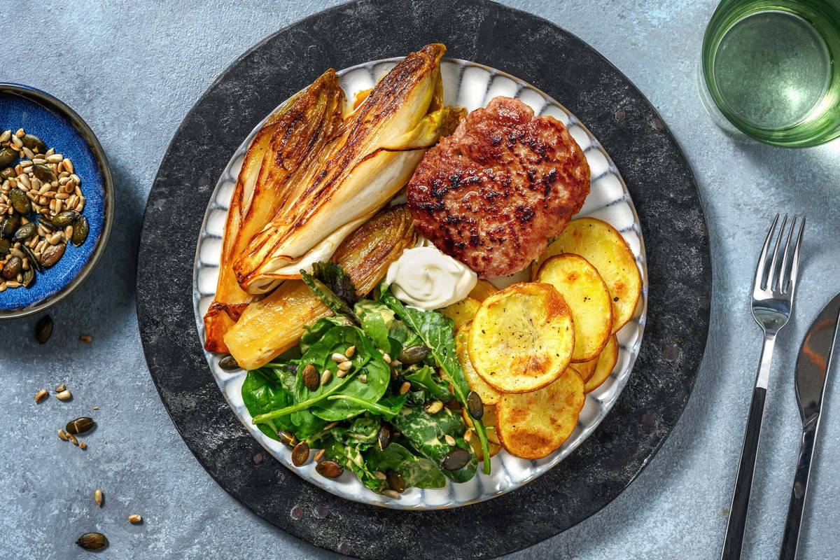 Meatier-burger met gekaramelliseerde witloof