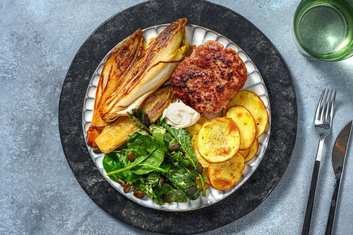 Meatier burger met gekaramelliseerde witlof