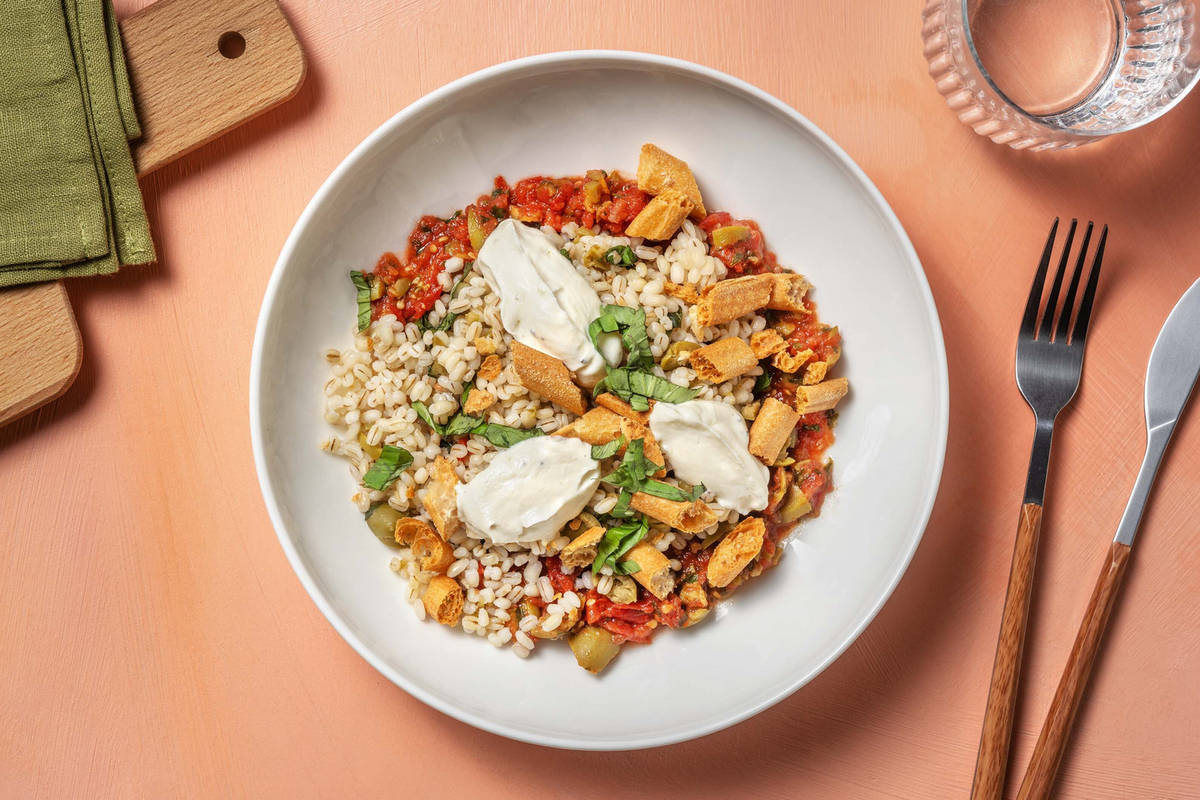 Orzo perlato su salsa ai datterini con ricotta