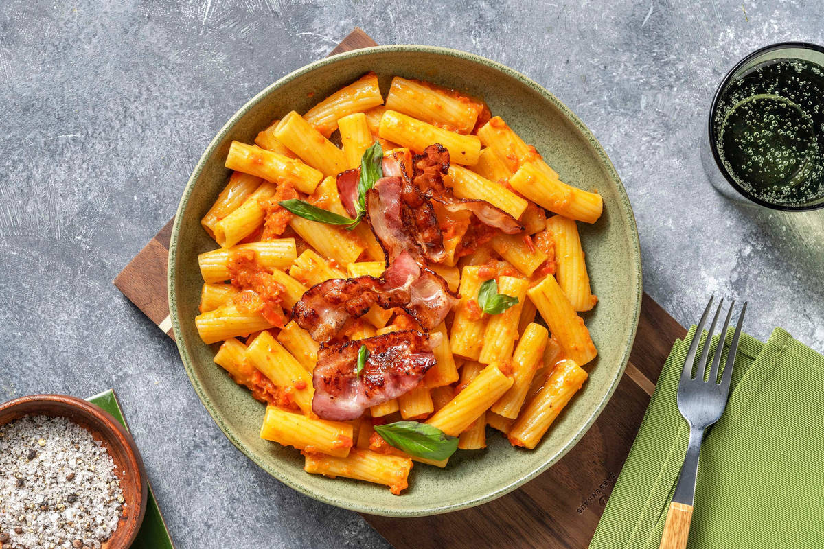 Tortiglioni alla pancetta e crema di peperoni
