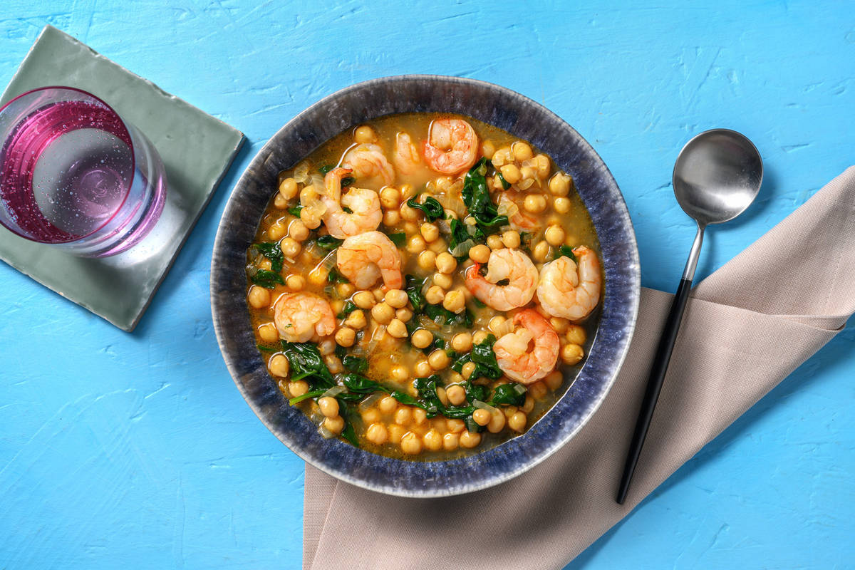 Estofado de garbanzos con extra de langostinos al ajillo