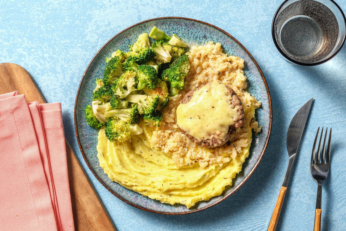 Steak haché au cheddar & sauce à l'oignon