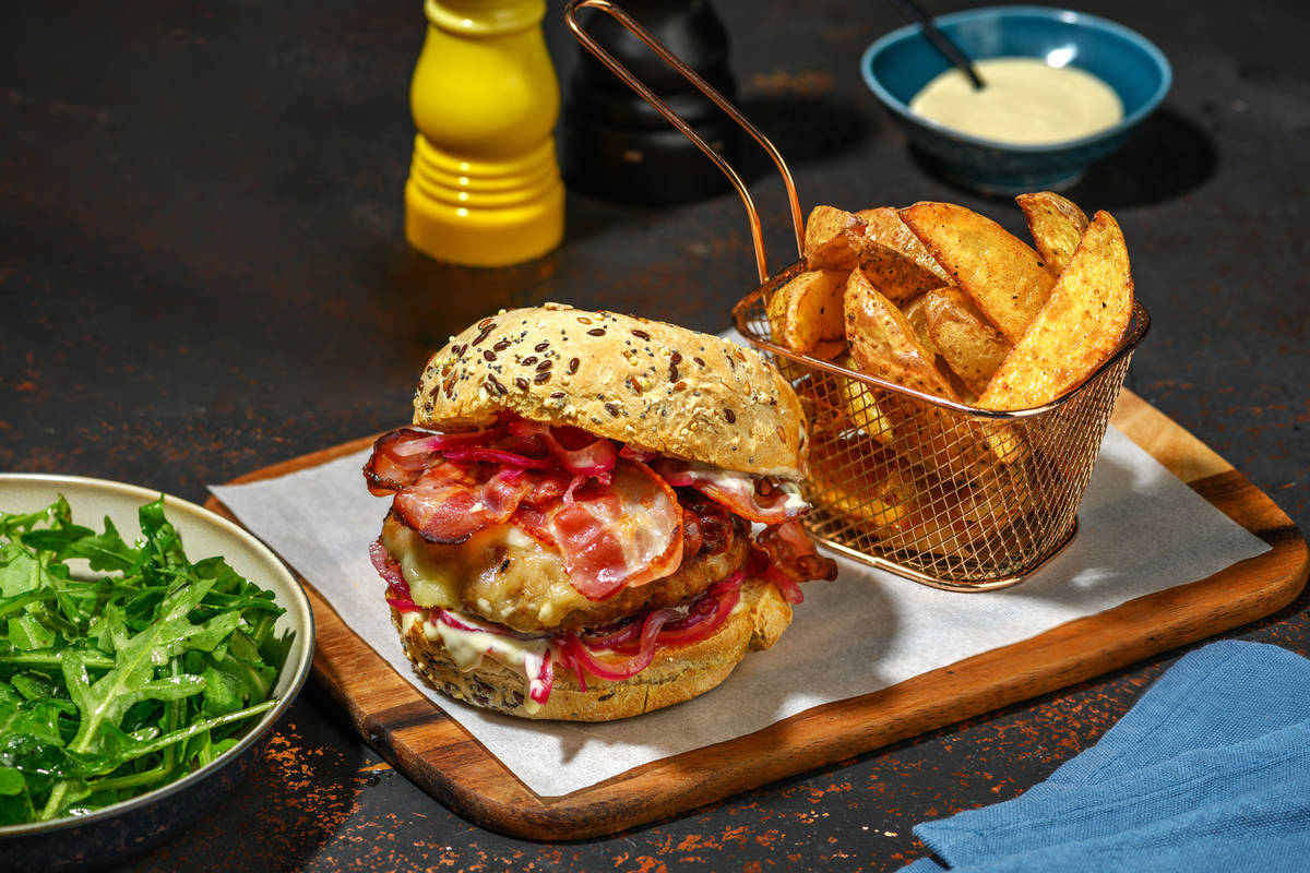 Frenchie burger : bœuf, oignons confits & tomme 