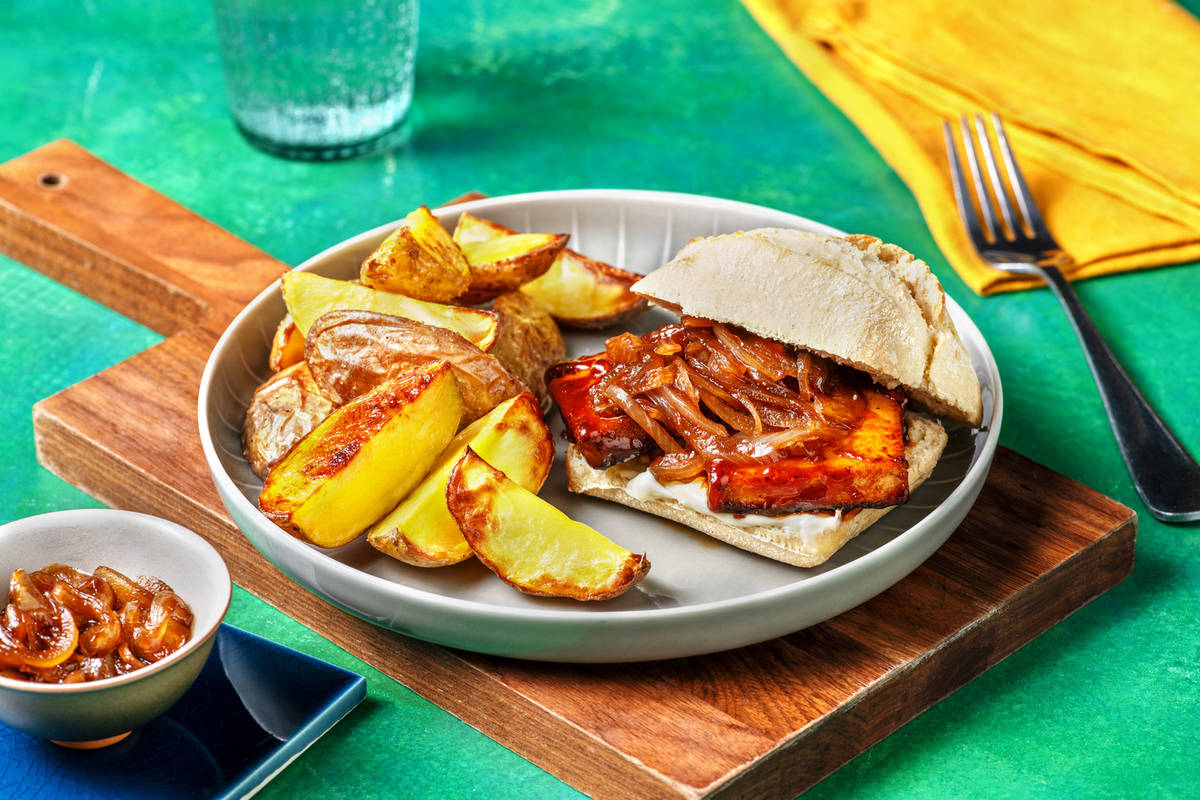 Hamburguesa de tofu adobado en salsa barbacoa