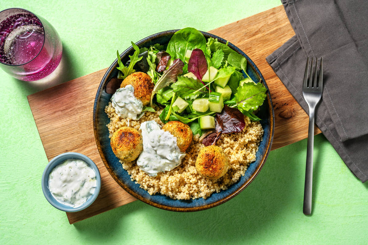 Falafel con tzatziki casero al estilo griego