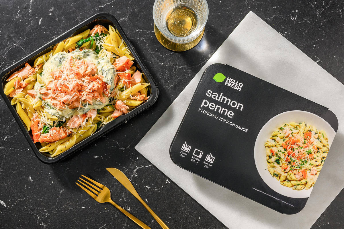 Pasta met zalm in romige spinaziesaus