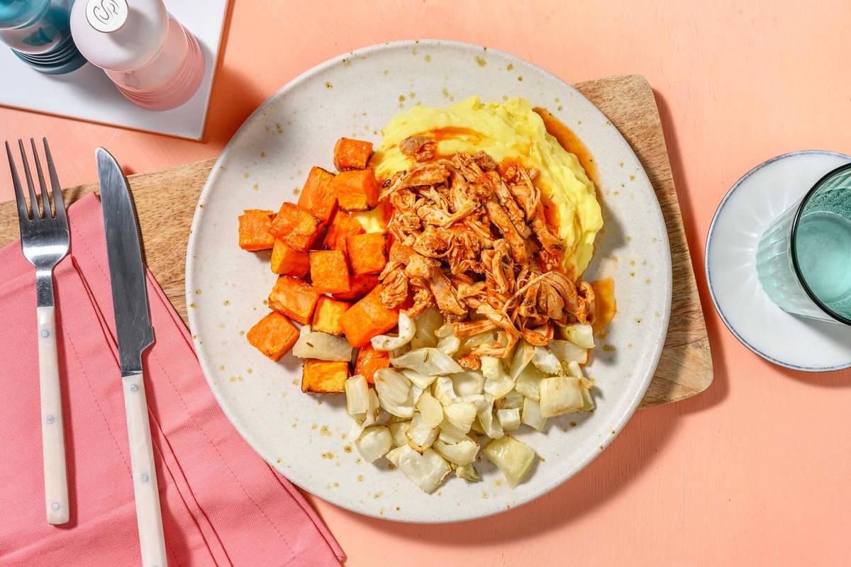 Smokey pulled chicken met zoete aardappel, venkel en puree