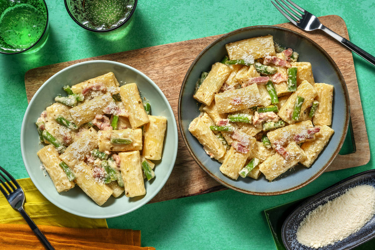 Easy Peasy Chicken, Bacon and Pea Pesto Spaghetti