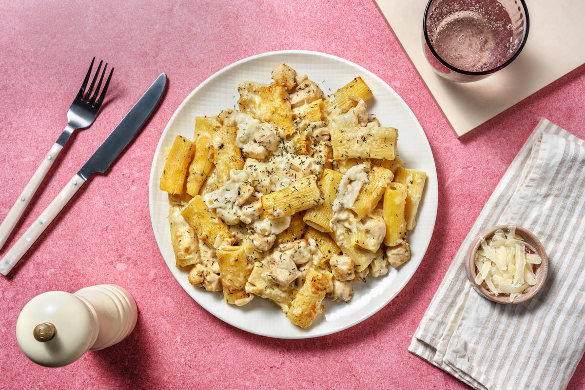 Gratinado de rigatoni con pollo y bechamel