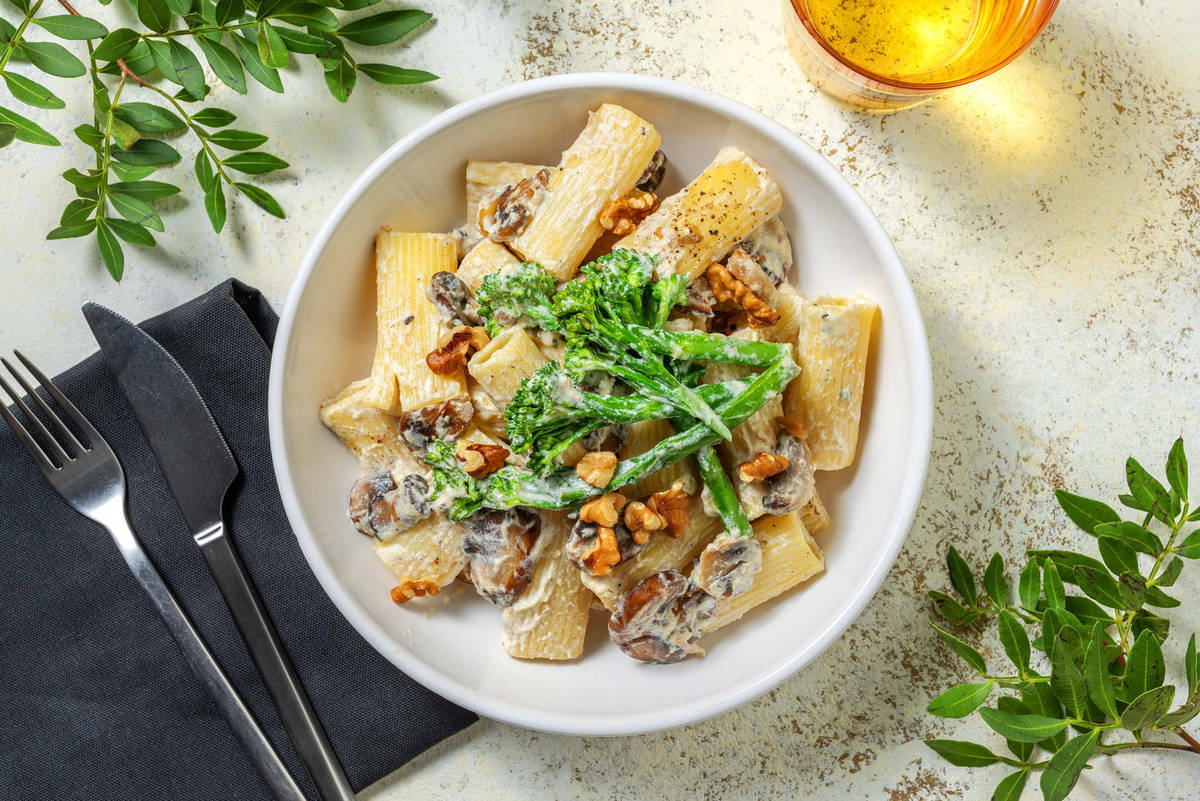 Rigatoni aux champignons parfumés à la truffe avec fromage bleu 