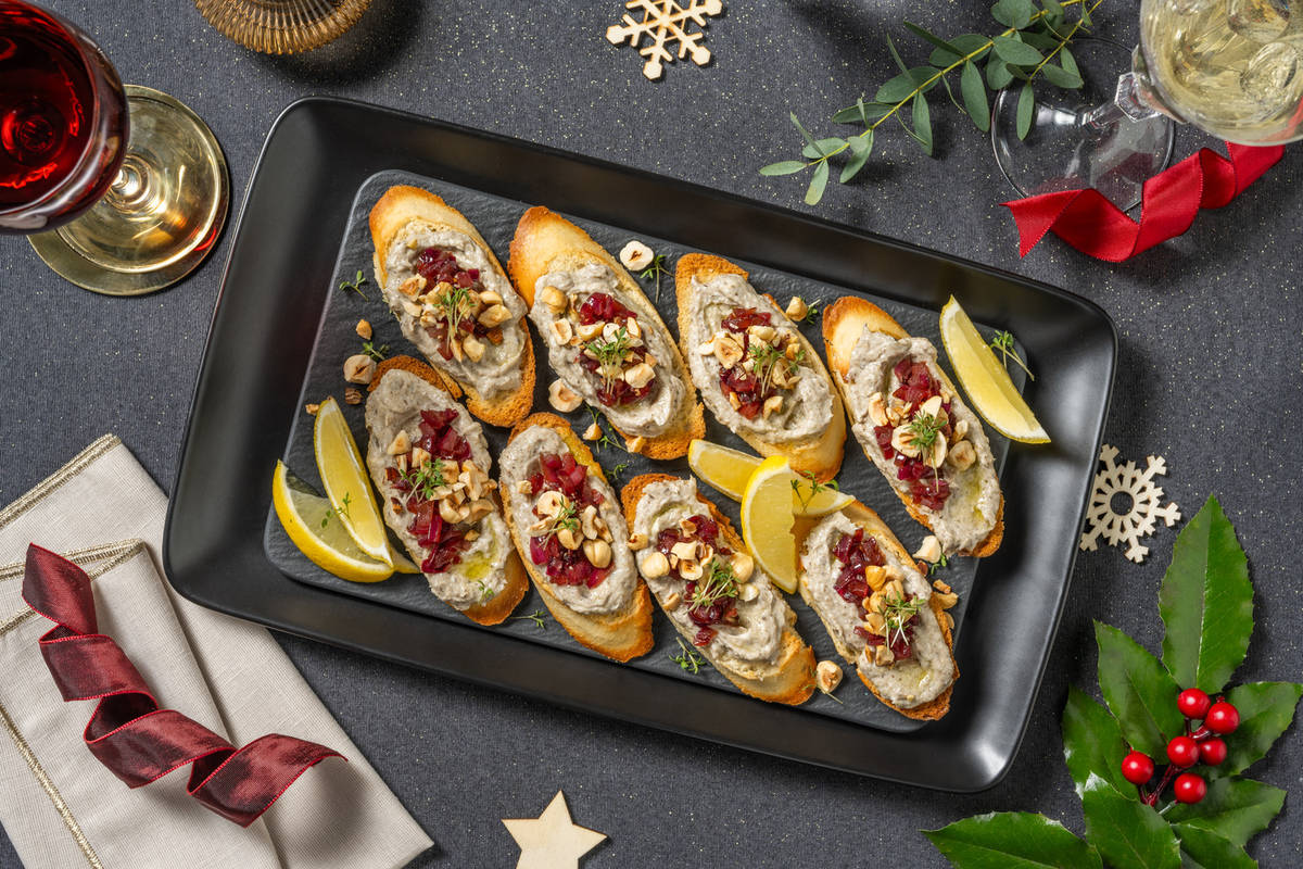 Toasts garnis de crème de champignons au mascarpone 