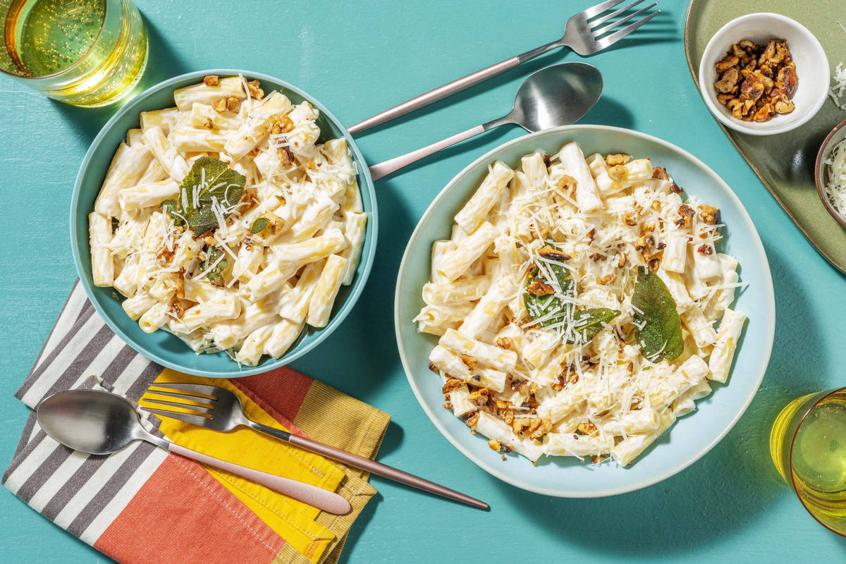 Tortiglioni al pecorino e aroma al tartufo