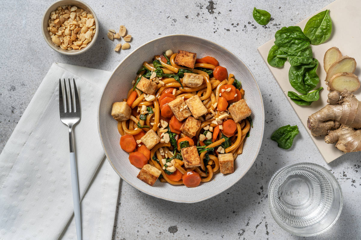 Noodles alla soia e tofu fritto 