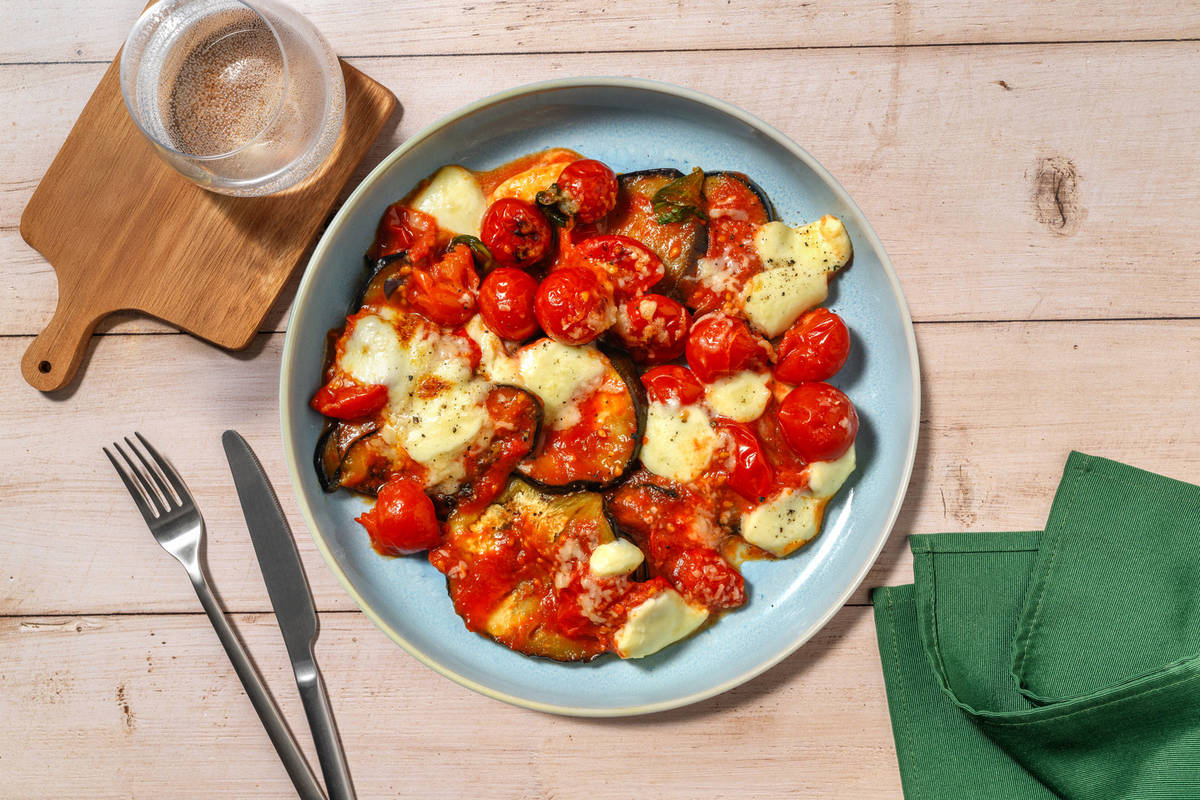 Parmigiana di melanzane, carne e mozzarella senza lattosio