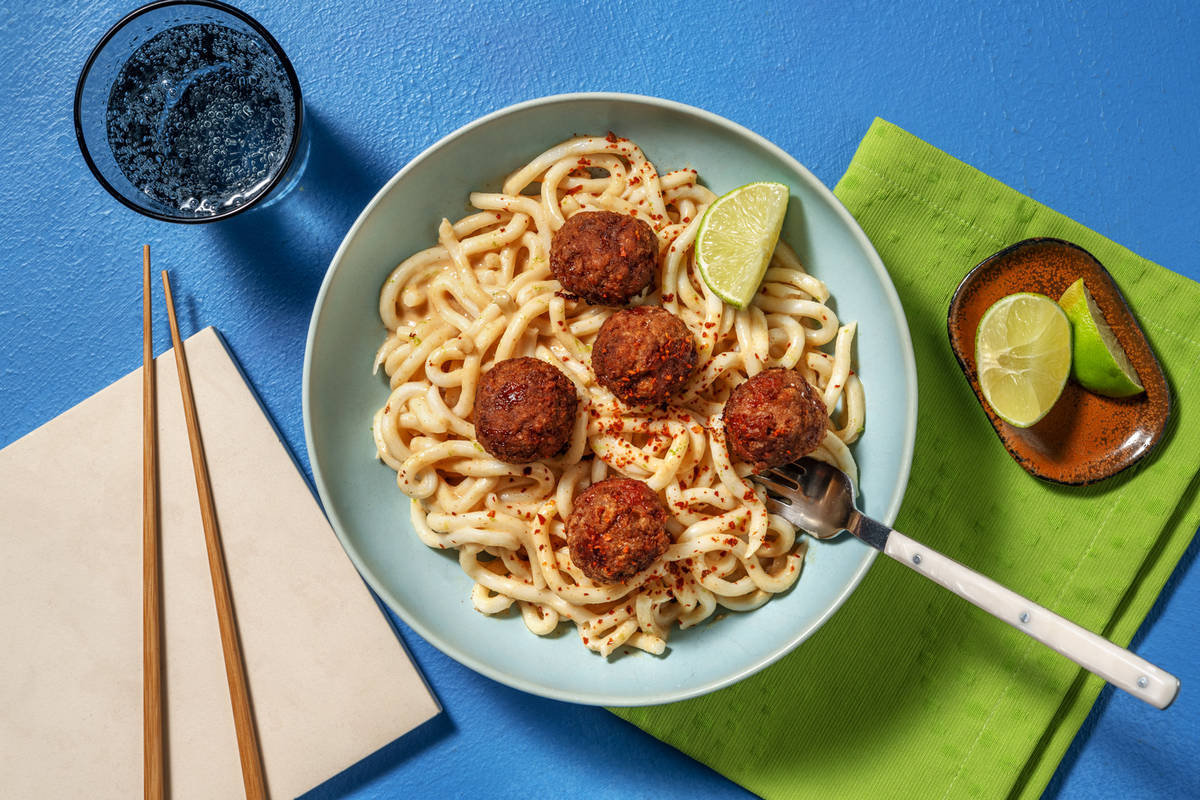 Albóndigas veganas en salsa de cacahuete