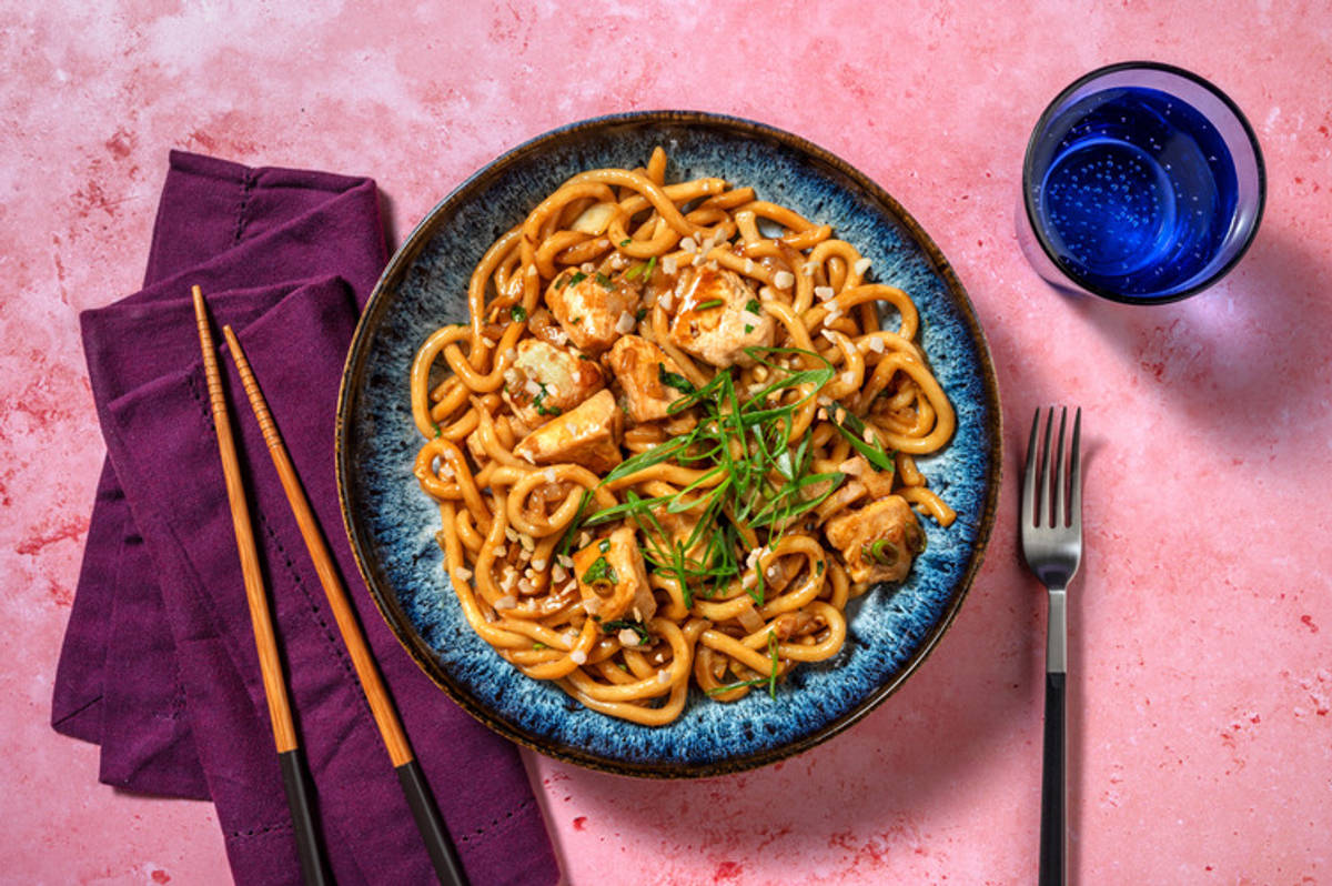 Noodles al cilantro con pollo aderezado