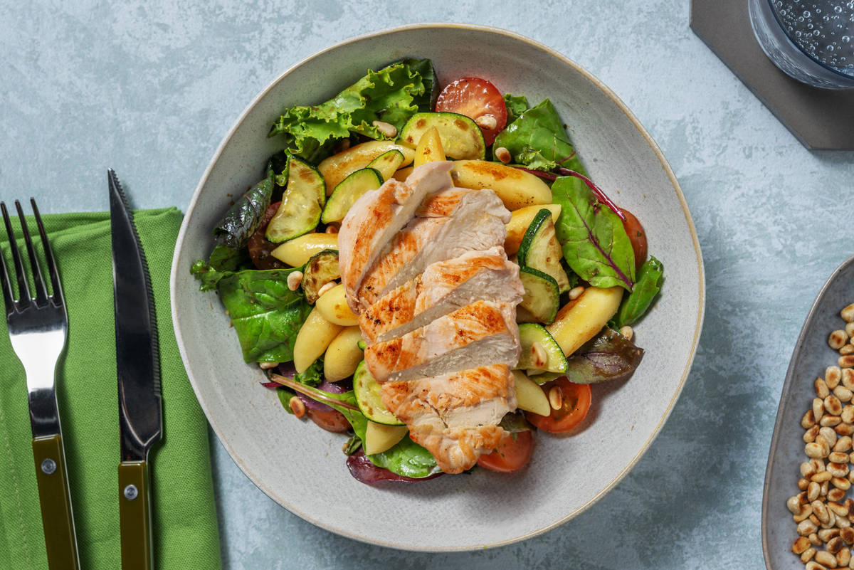 Schupfnudel-Salat mit Knoblauch-Zucchini & extra Bio-Hähnchen