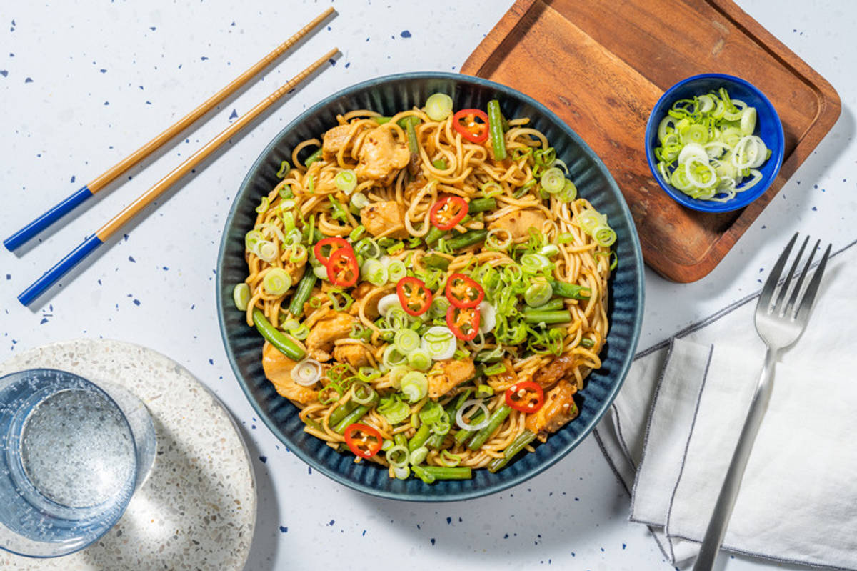 Sesame Chicken & Prawn Noodles