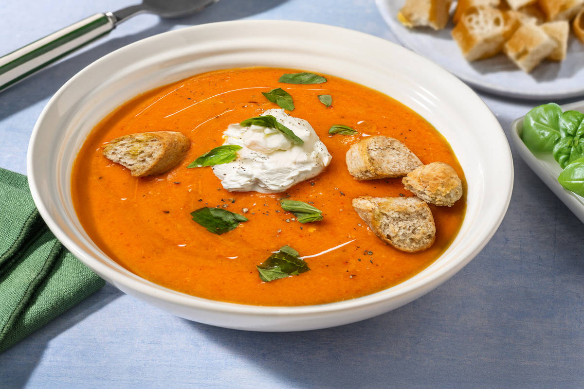 'Bontà su tela' burrata cremosa e pappa al pomodoro