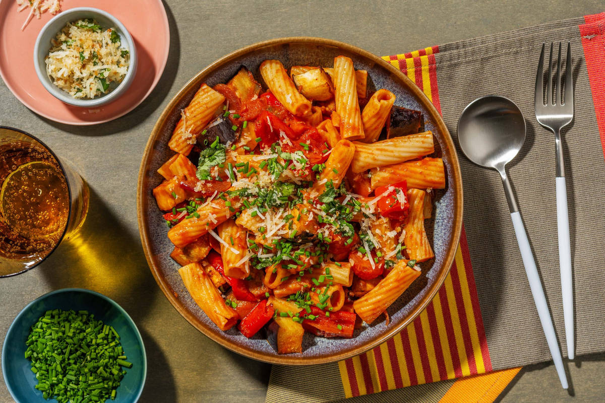 Aubergine and pepper pasta