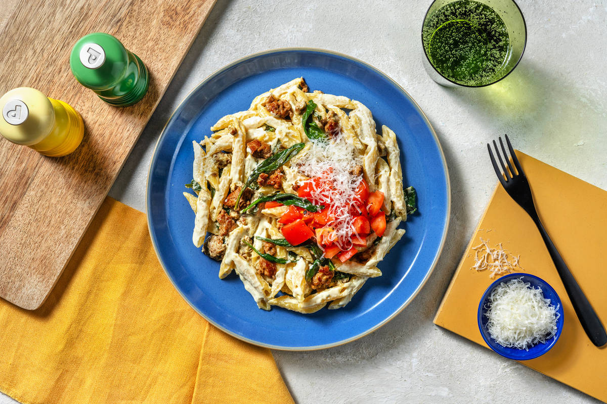 Penne met Italiaans gekruid rundergehakt en kruidenroomkaas