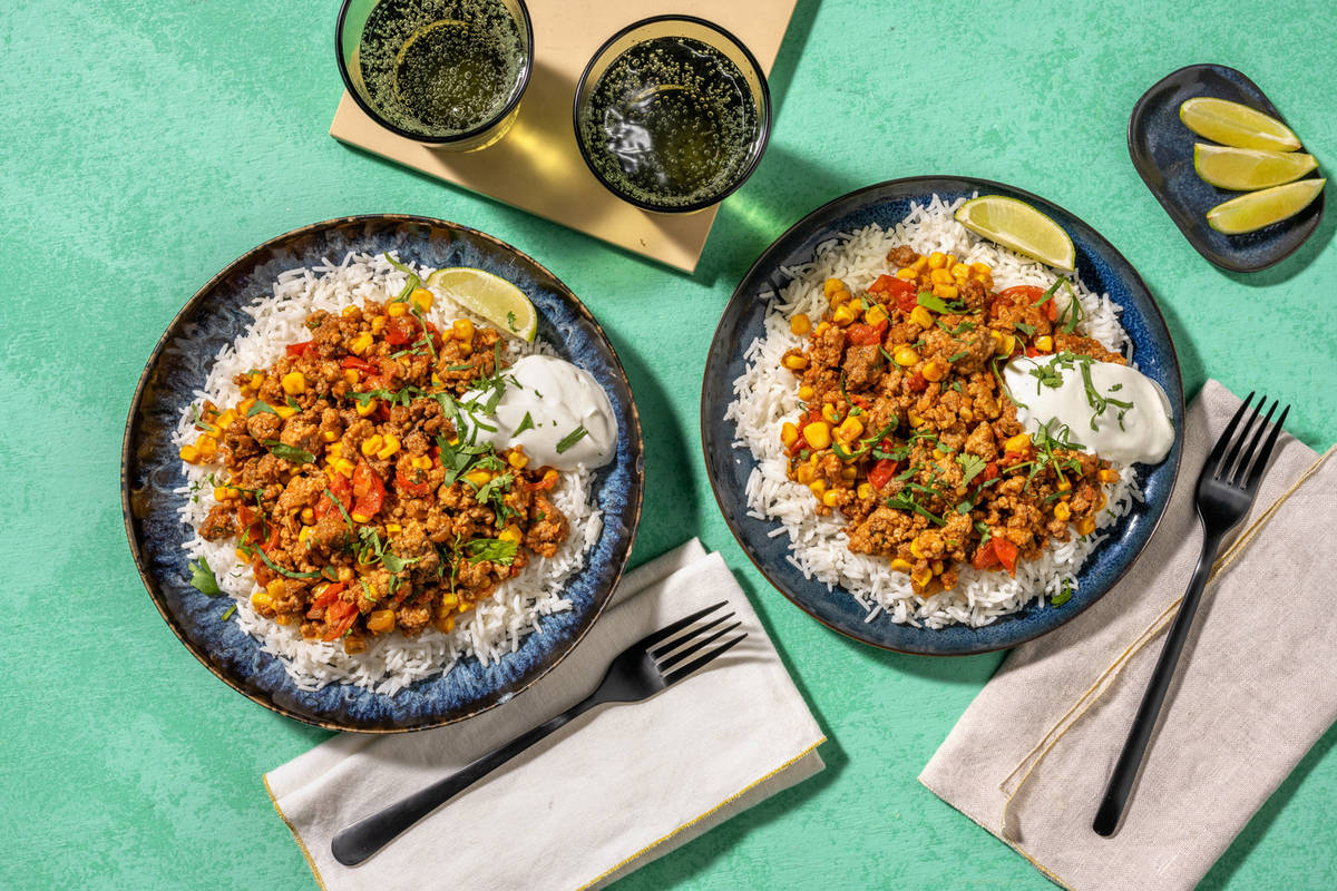 Burrito-bowl di carne, mais e yogurt greco