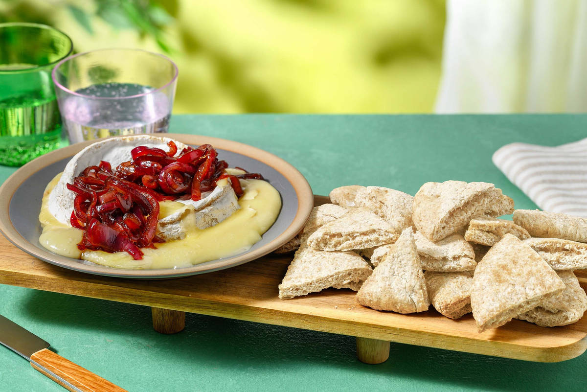 Baked Camembert and Garlic Bread Dippers