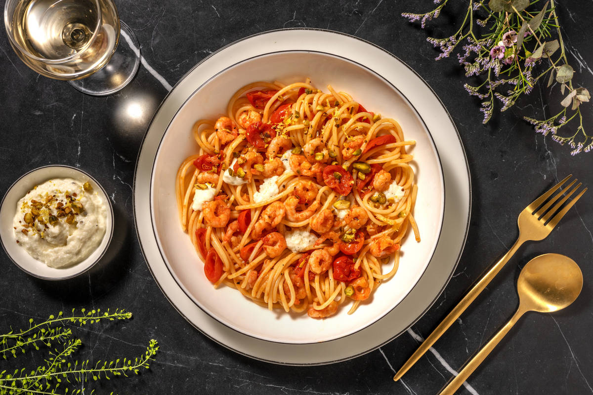 Spaghettoni ai gamberetti e burrata