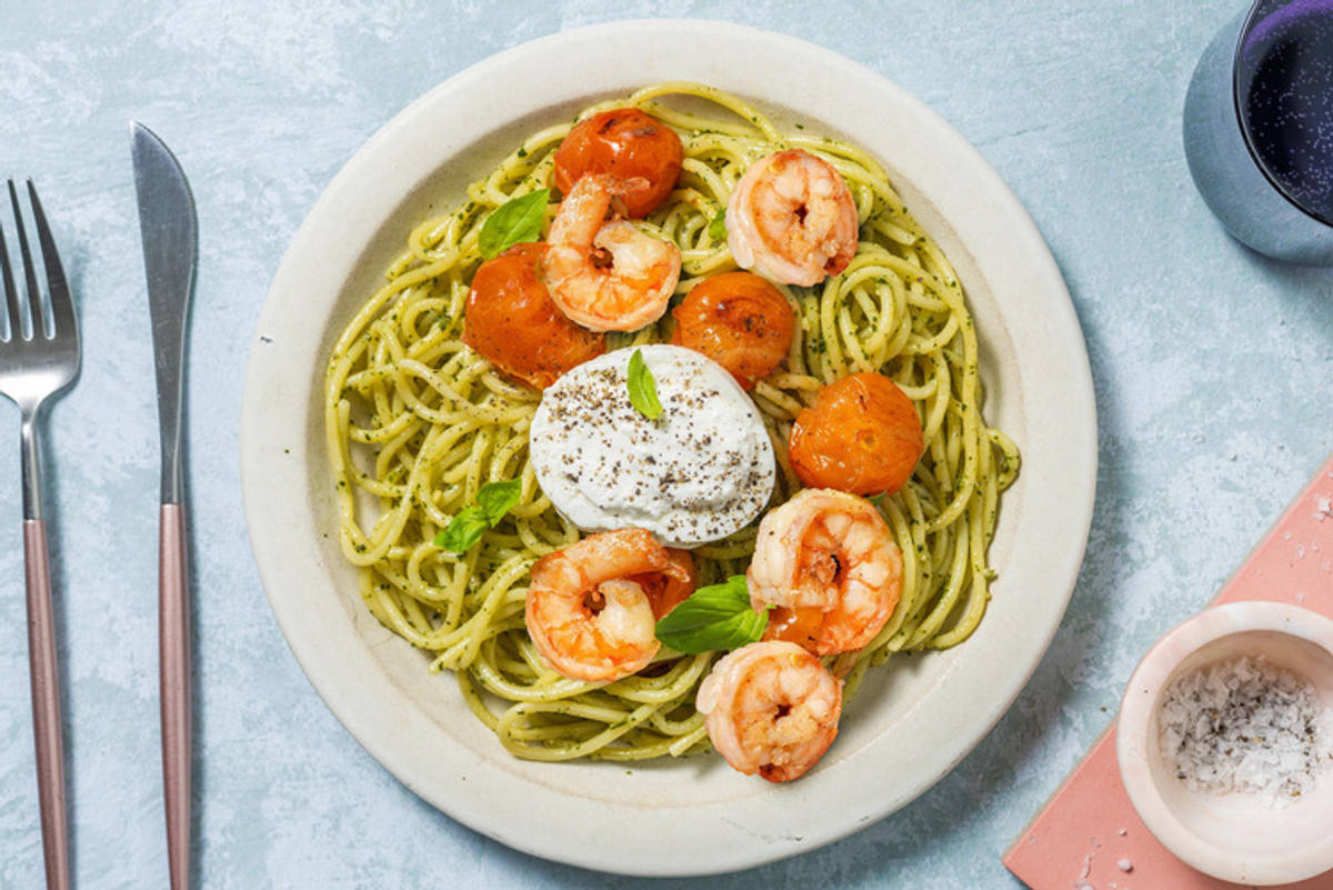 Spaghetti Bufala mit grünem Pesto und extra Garnelen