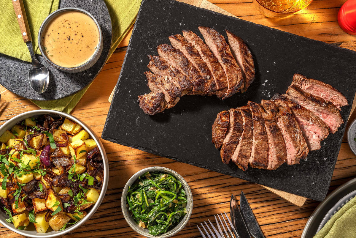 BBQ steak og cremet spinatsauce