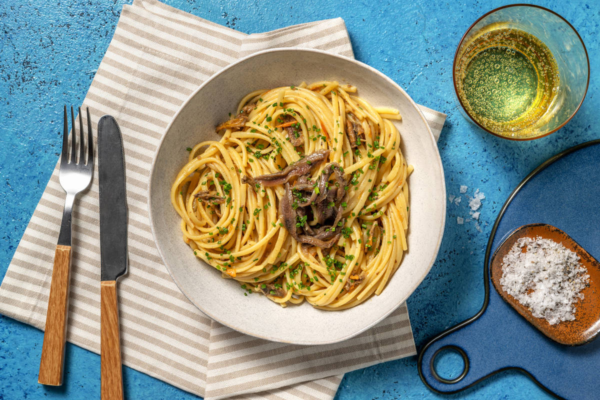 Spaghettoni alle alici e pomodorini gialli