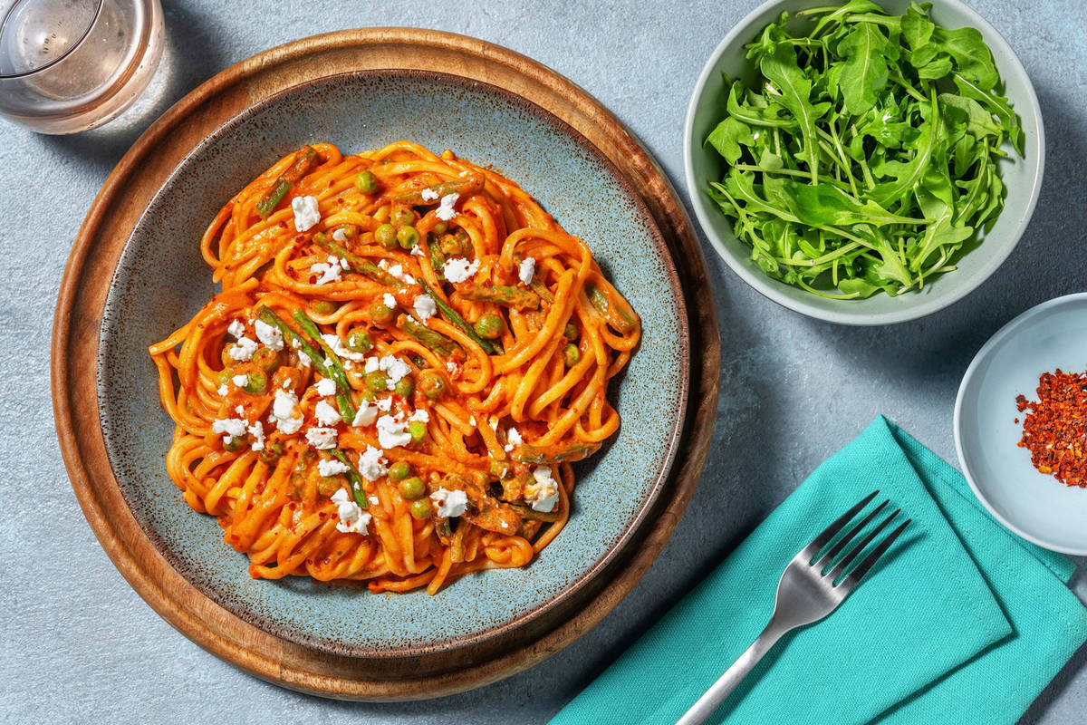 Linguine in Creamy Spicy Tomato Sauce