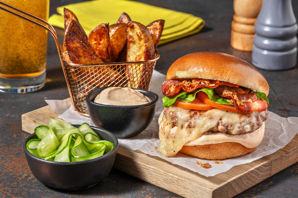 Saftig bacon- og cheeseburger