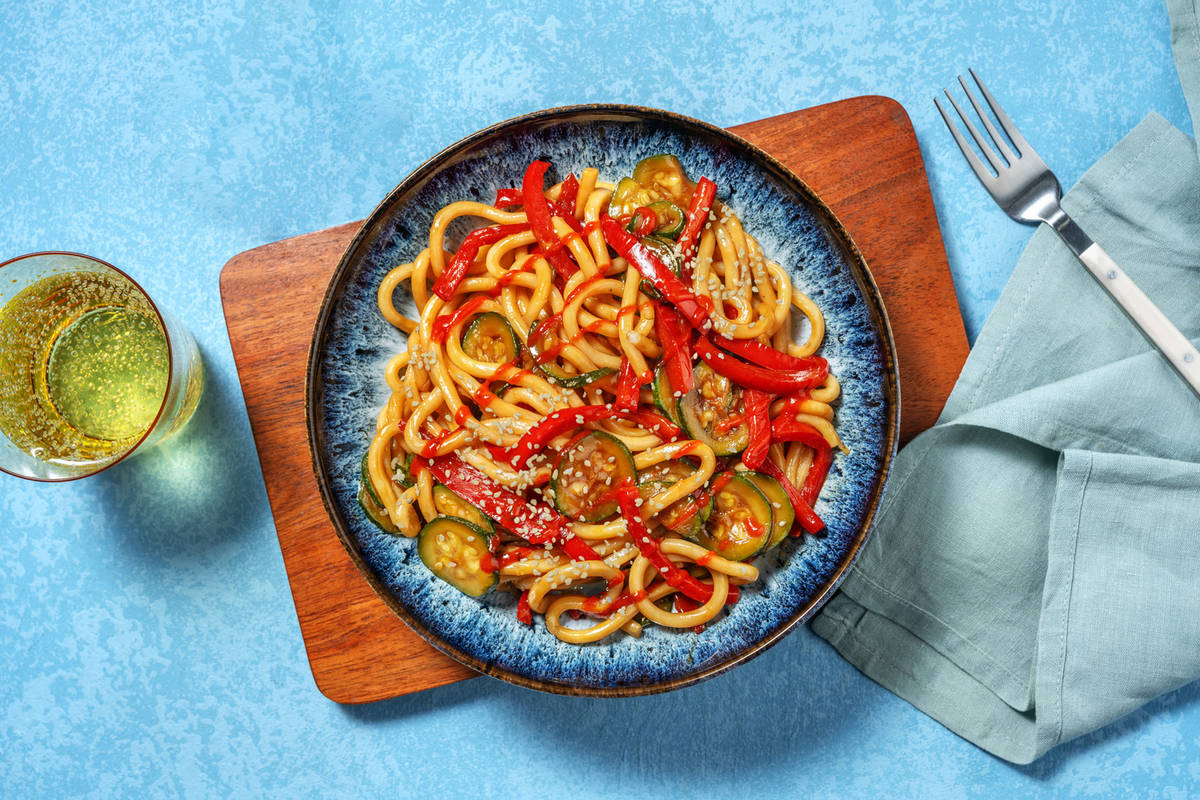 Noodles agrodolci alle zucchine e peperoni
