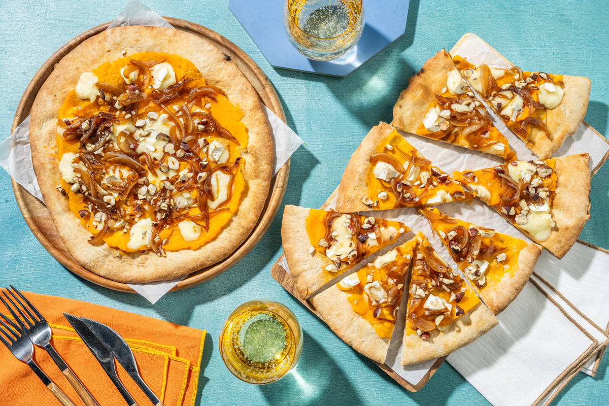 Pizza alla crema di zucca e taleggio