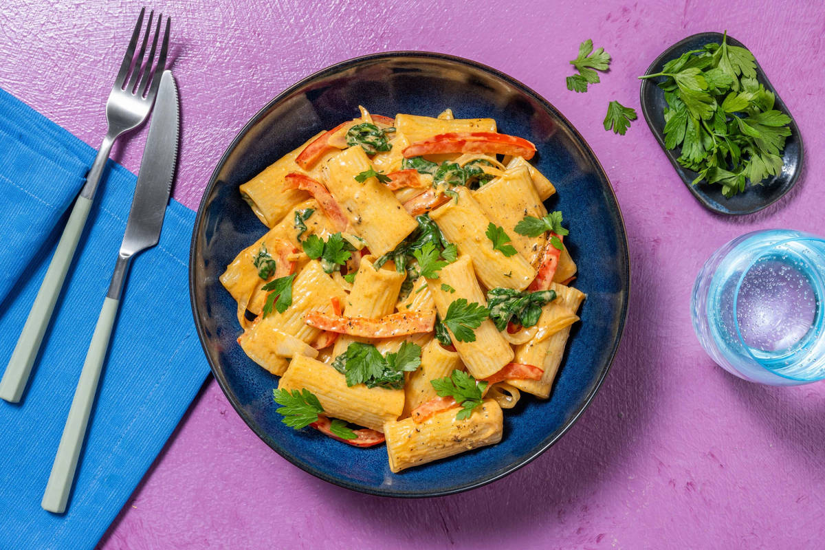 Cheesy paprika pasta