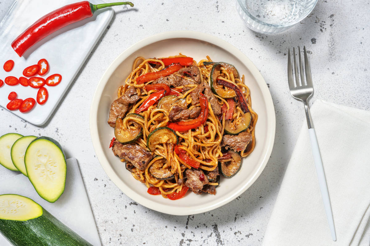 Wok de nouilles & légumes sautées au bœuf
