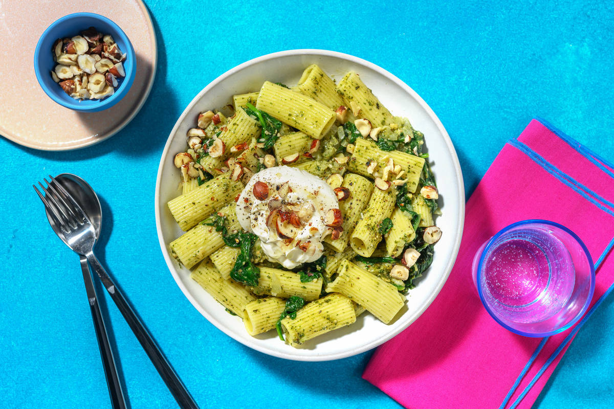 Rigatoni al pesto verde, spinaci & burrata