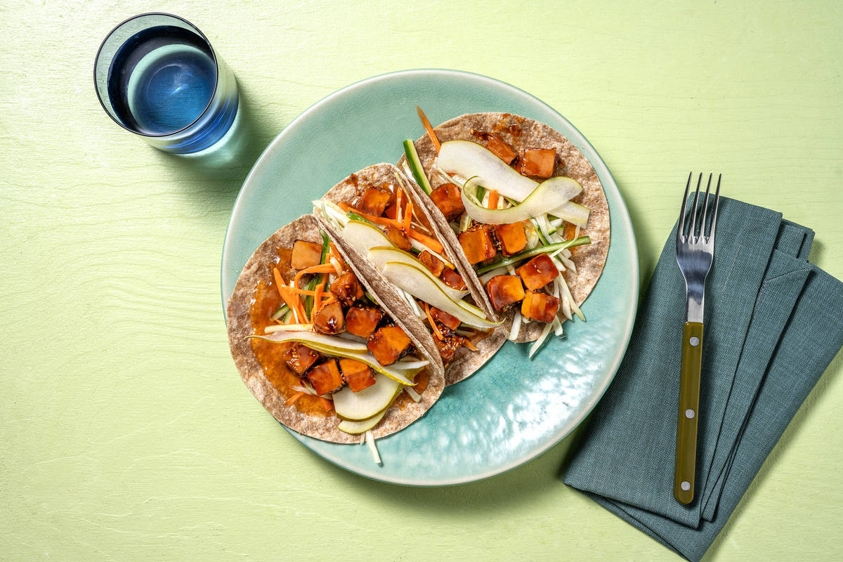 Gemarineerde tofu in volkoren wraps met mangochutney