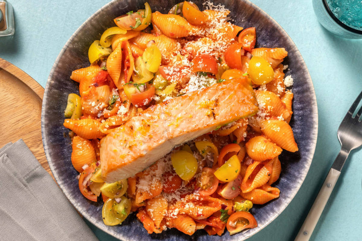 Conchiglie Bruschetta Art mit extra Lachsfilet