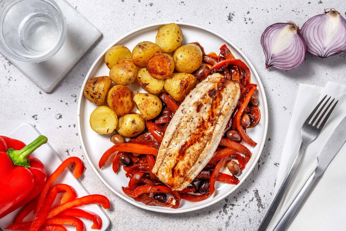 Heek met mediterrane paprikastoof