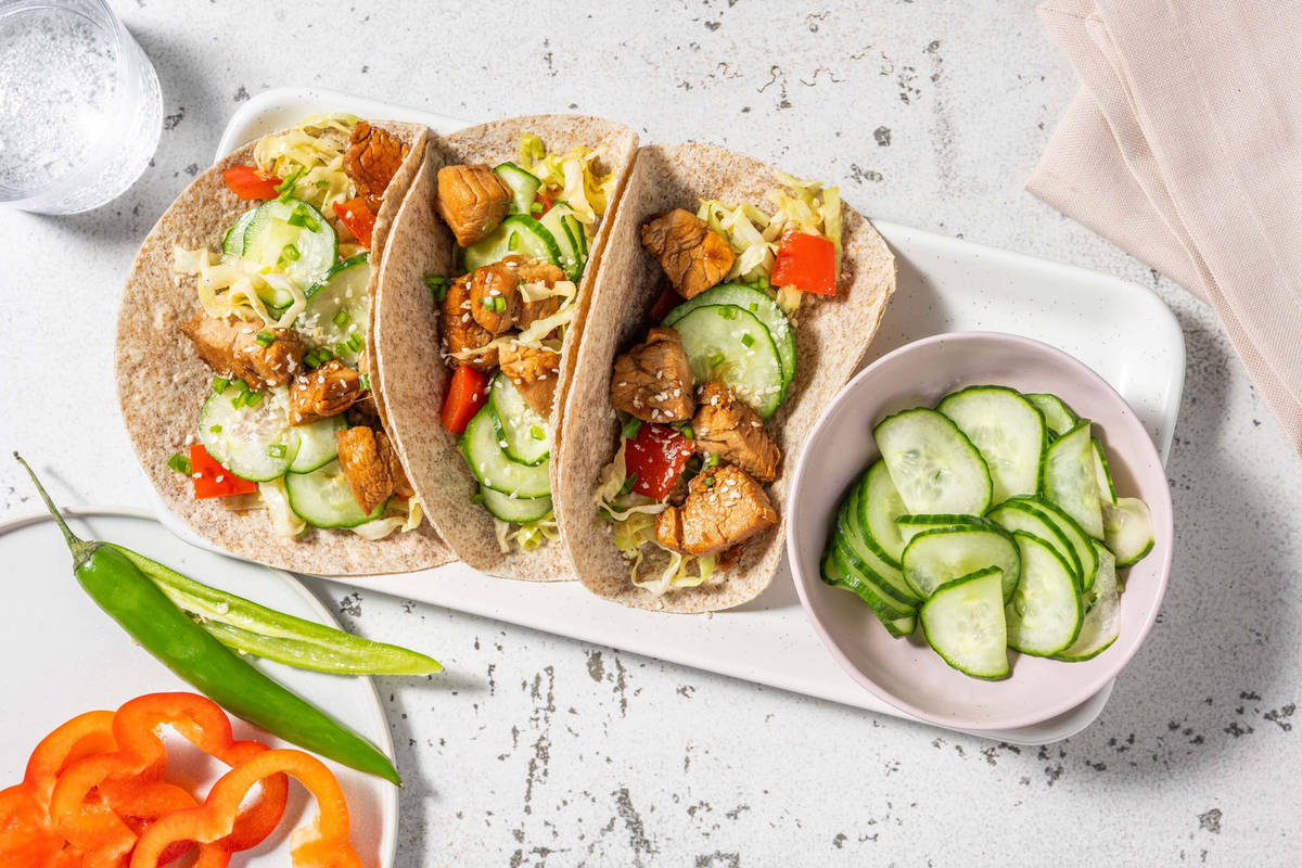 Mini-tortilla's met varkenshaaspuntjes en gomasio