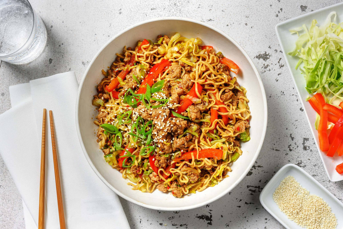 Bulgogi stir-fry met noedels en varkensboerenworst