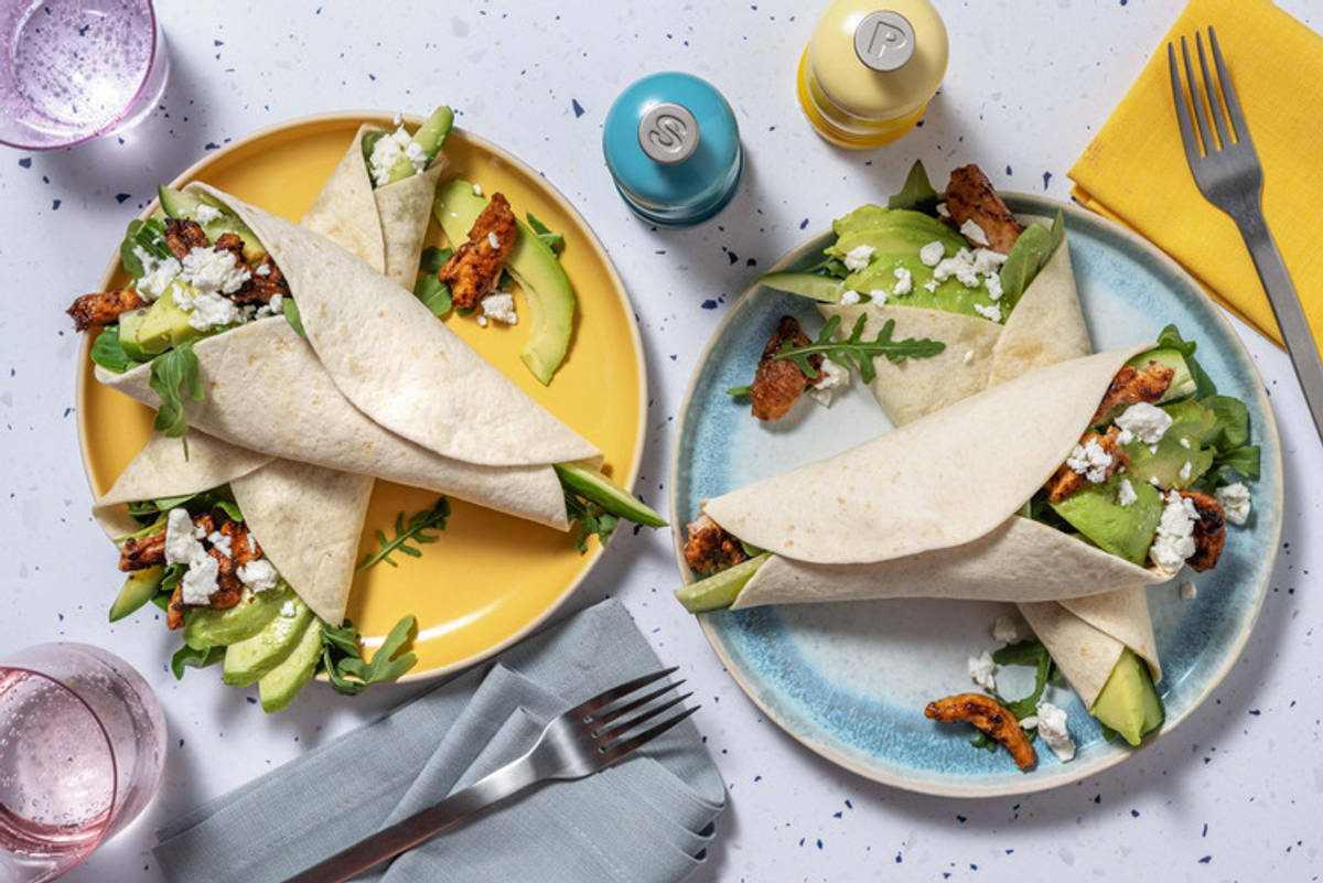 Wrap met kip in BBQ-kruiden, avocado en witte kaas