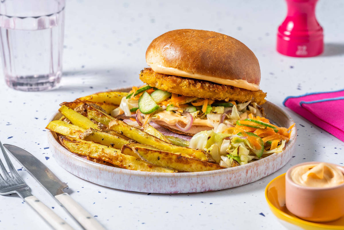 Vegetarische schnitzelburger met kimchi-mayonaise