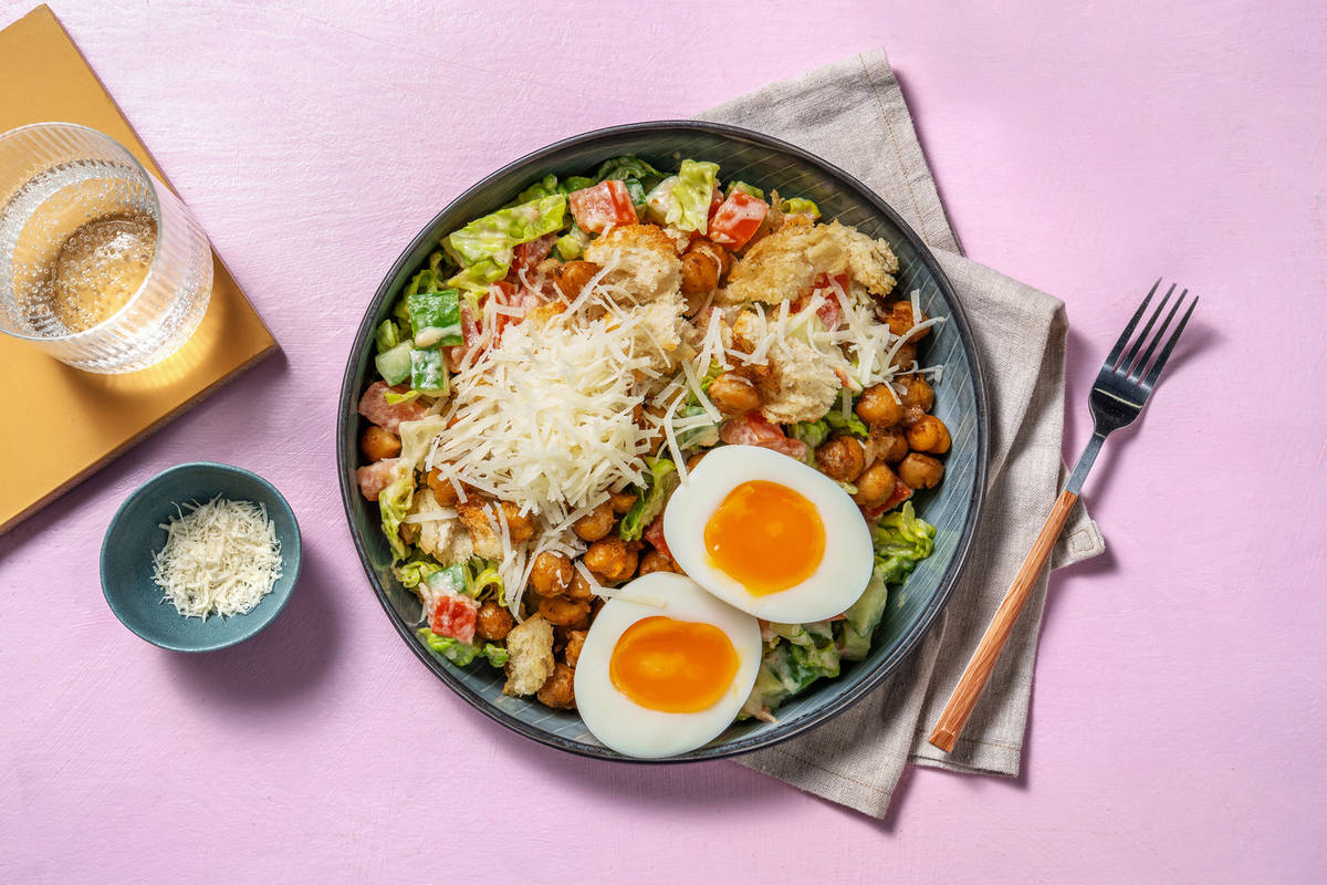 Caesar salade met geroosterde kikkererwten