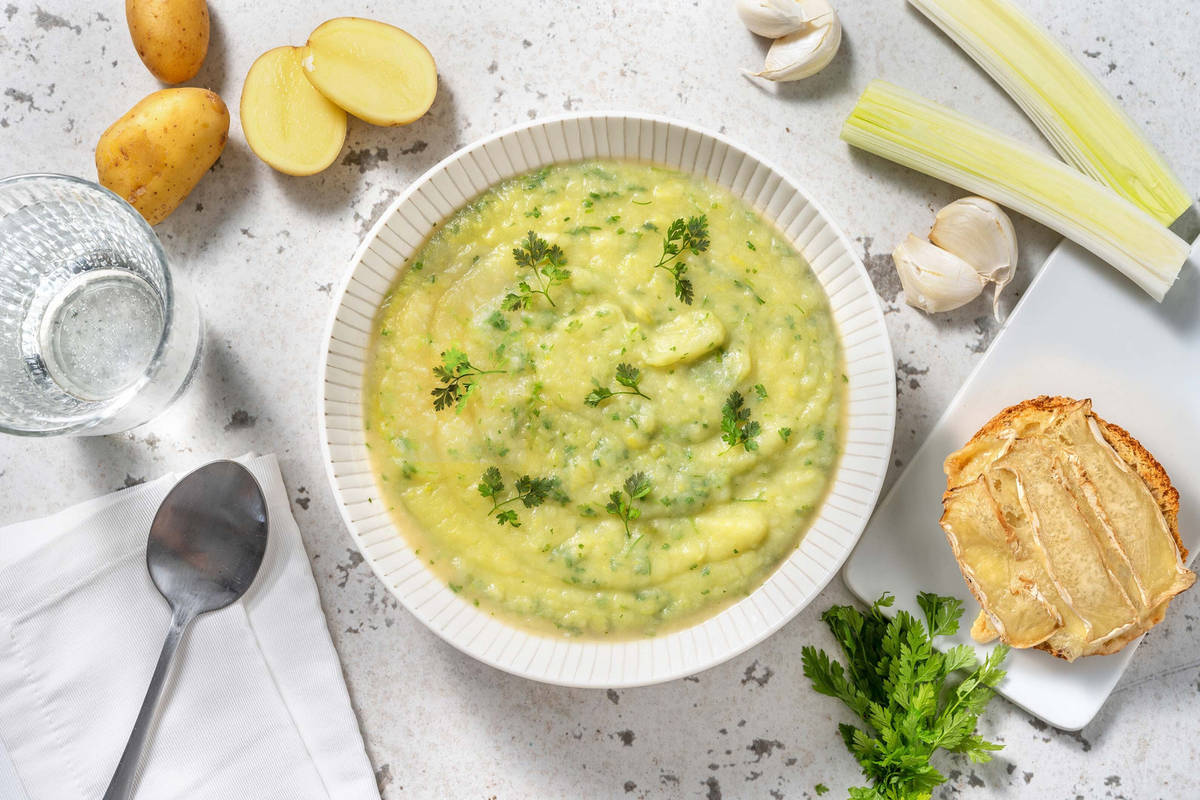 Soupe de pommes de terre -poireau au cerfeuil