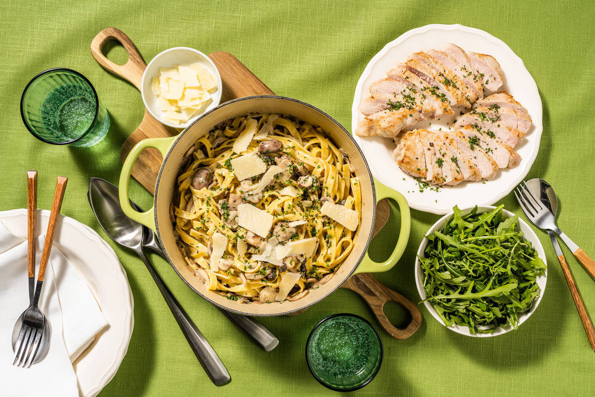 Truffel-paddenstoelen tagliatelle met varkenshaas
